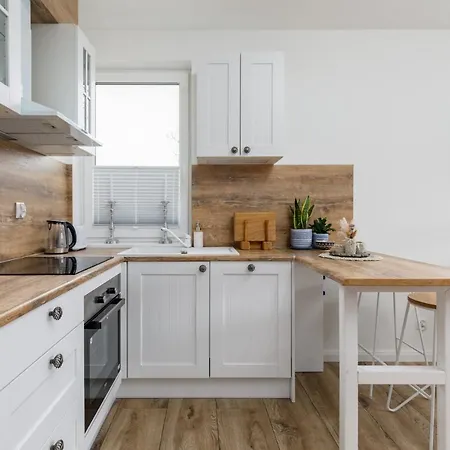 דירה Square With Balcony By Renters *