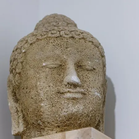 Square With Balcony By Renters Apartamento