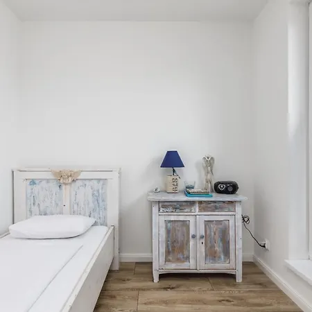 Square With Balcony By Renters דירה