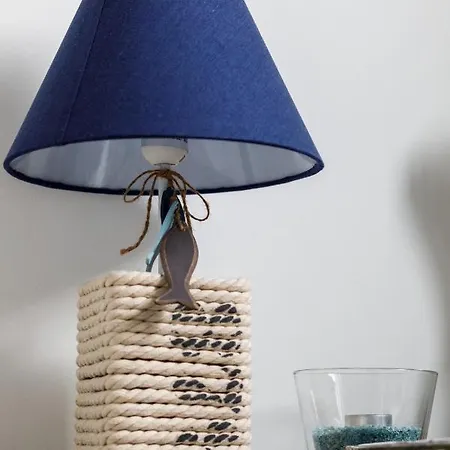 Square With Balcony By Renters Apartamento *