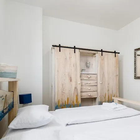 דירה Square With Balcony By Renters